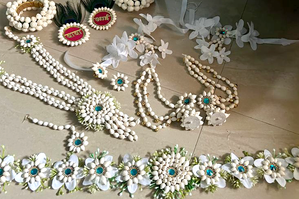 Attractive And Designed Jewellary For BabyShower Event _Akshara Event 